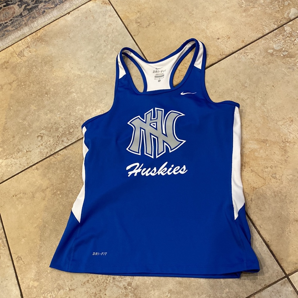 Nike Dri Fit Top with bra Huskies size M